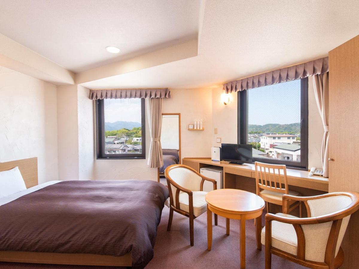 Hotel Primrose Saito Екстериор снимка