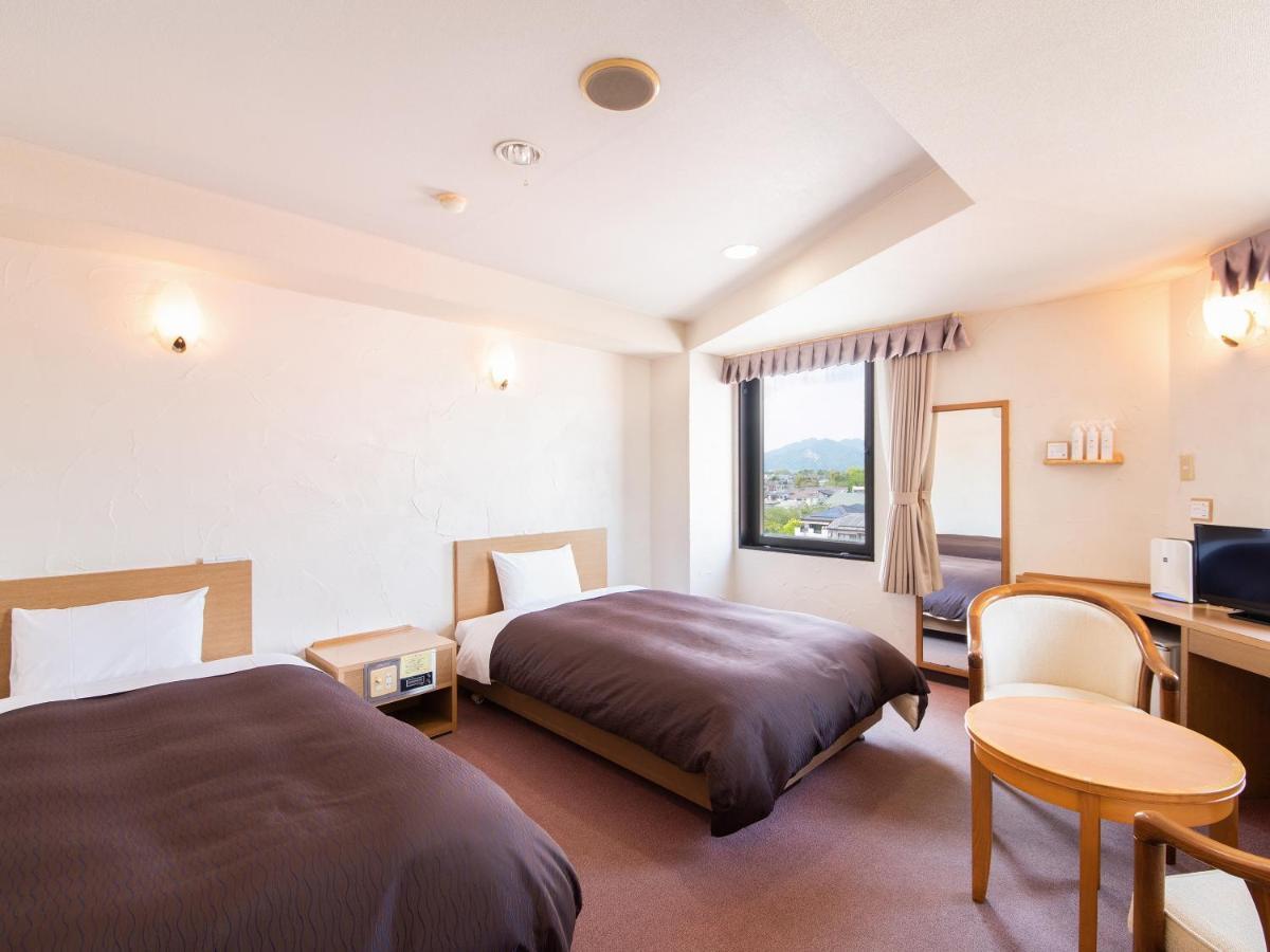 Hotel Primrose Saito Екстериор снимка