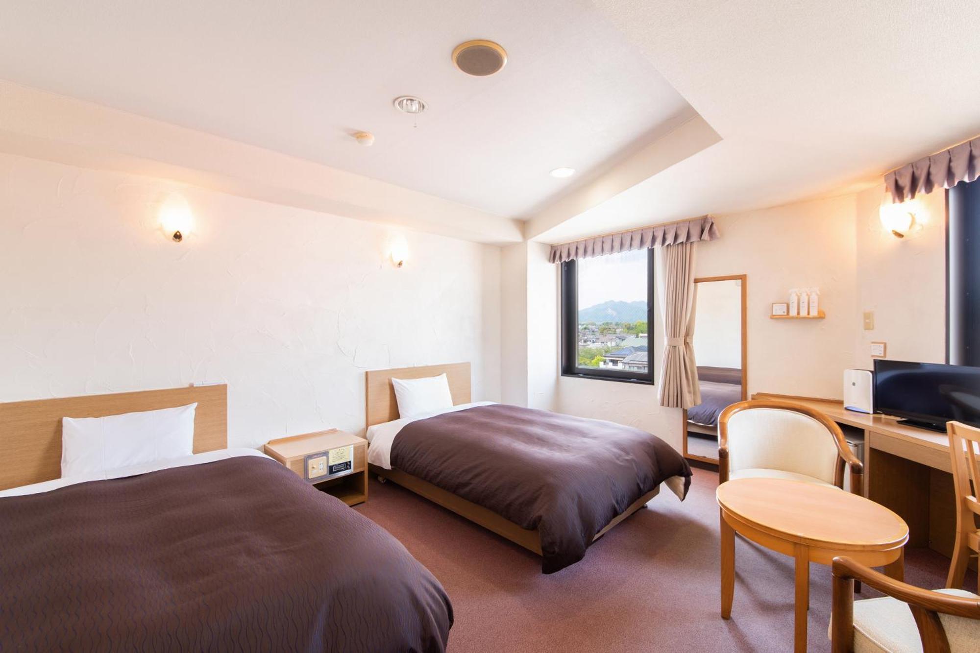Hotel Primrose Saito Екстериор снимка